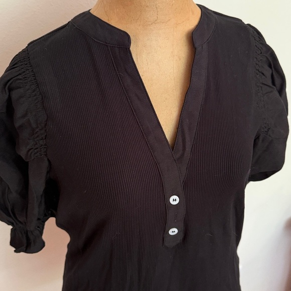 Pomander Place sz XS Black Puff Sleeve Rayon stretch Blouse great pre owned cond - Picture 2 of 9